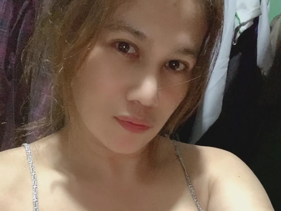 HottyFrancine camgirl live amateur webcam