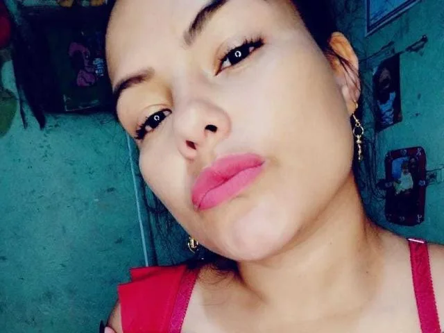 PherlaQueen camgirl live amateur webcam