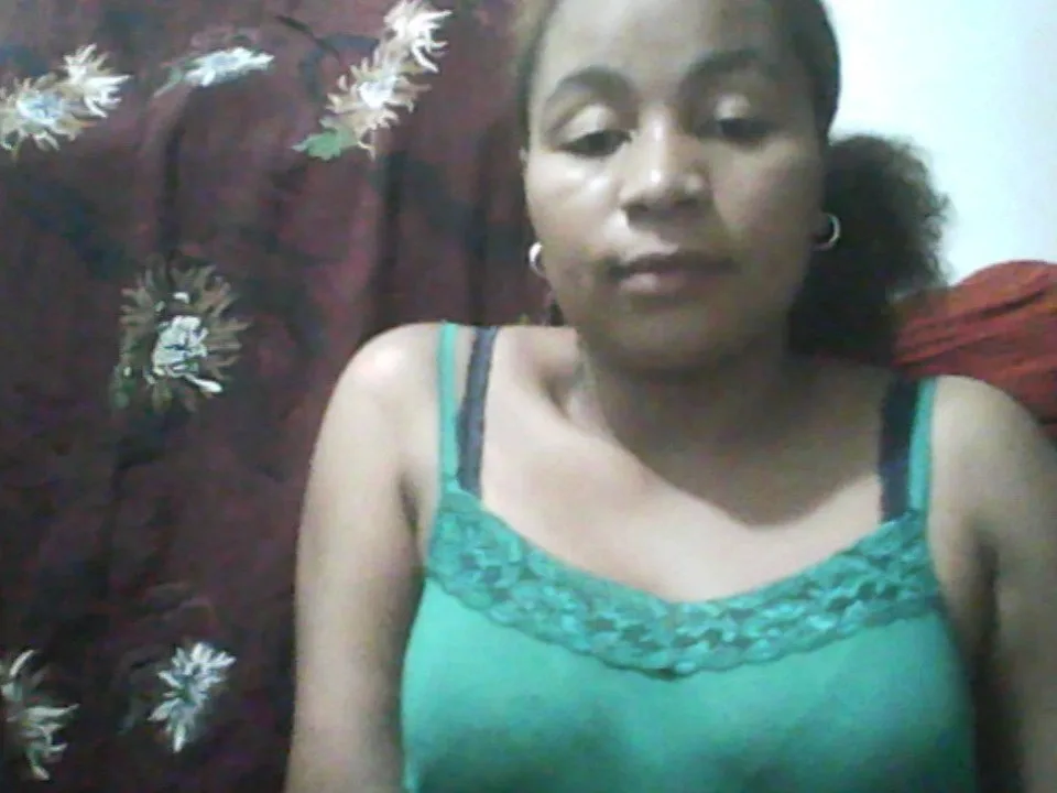LuanaaLove69 camgirl live amateur webcam