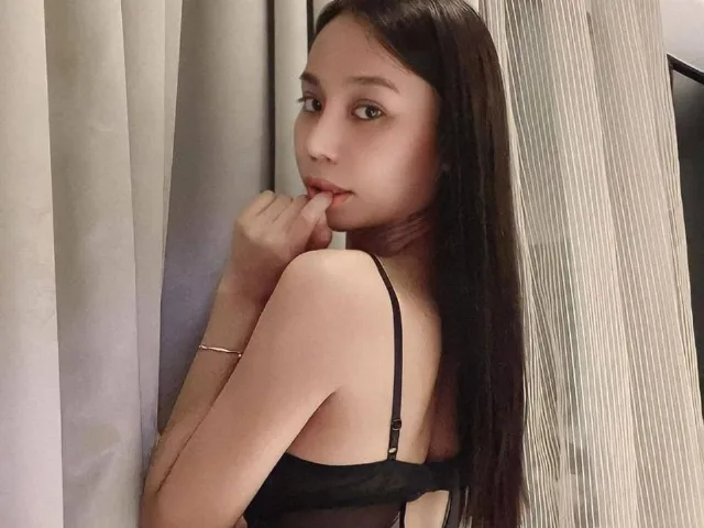 CumShotSelfSucker camgirl live amateur webcam