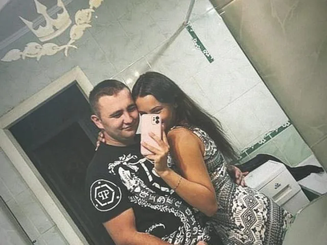 DjekaAndKatie camgirl live amateur webcam