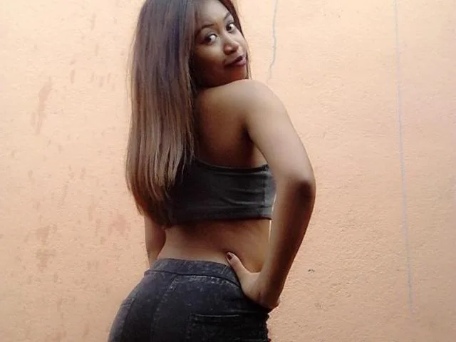 Poonie69 camgirl live amateur webcam