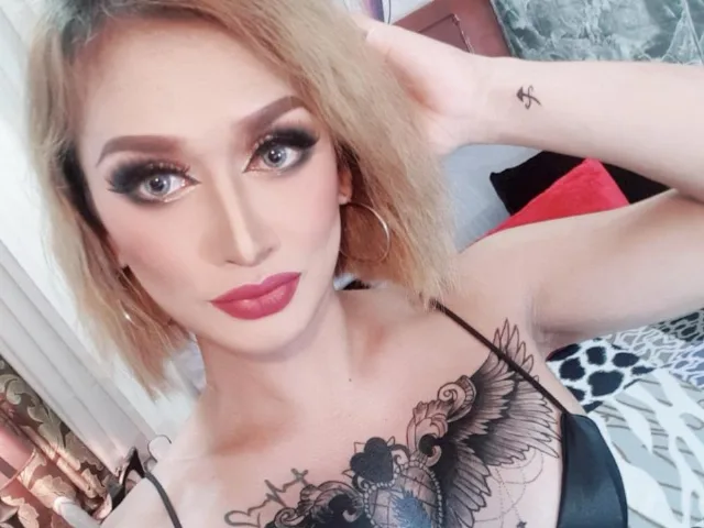 AllieCampbell camgirl live amateur webcam
