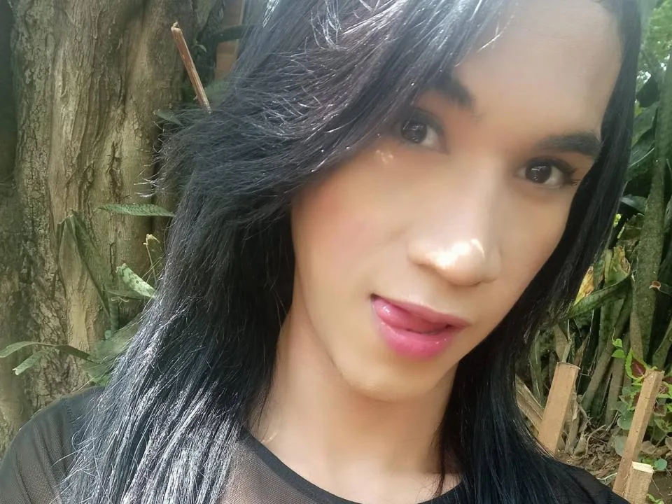 RestlessXMare camgirl live amateur webcam