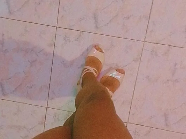 HotCharlote camgirl live amateur webcam