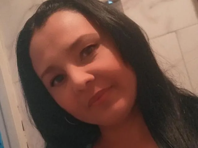 LesslyStar camgirl live amateur webcam