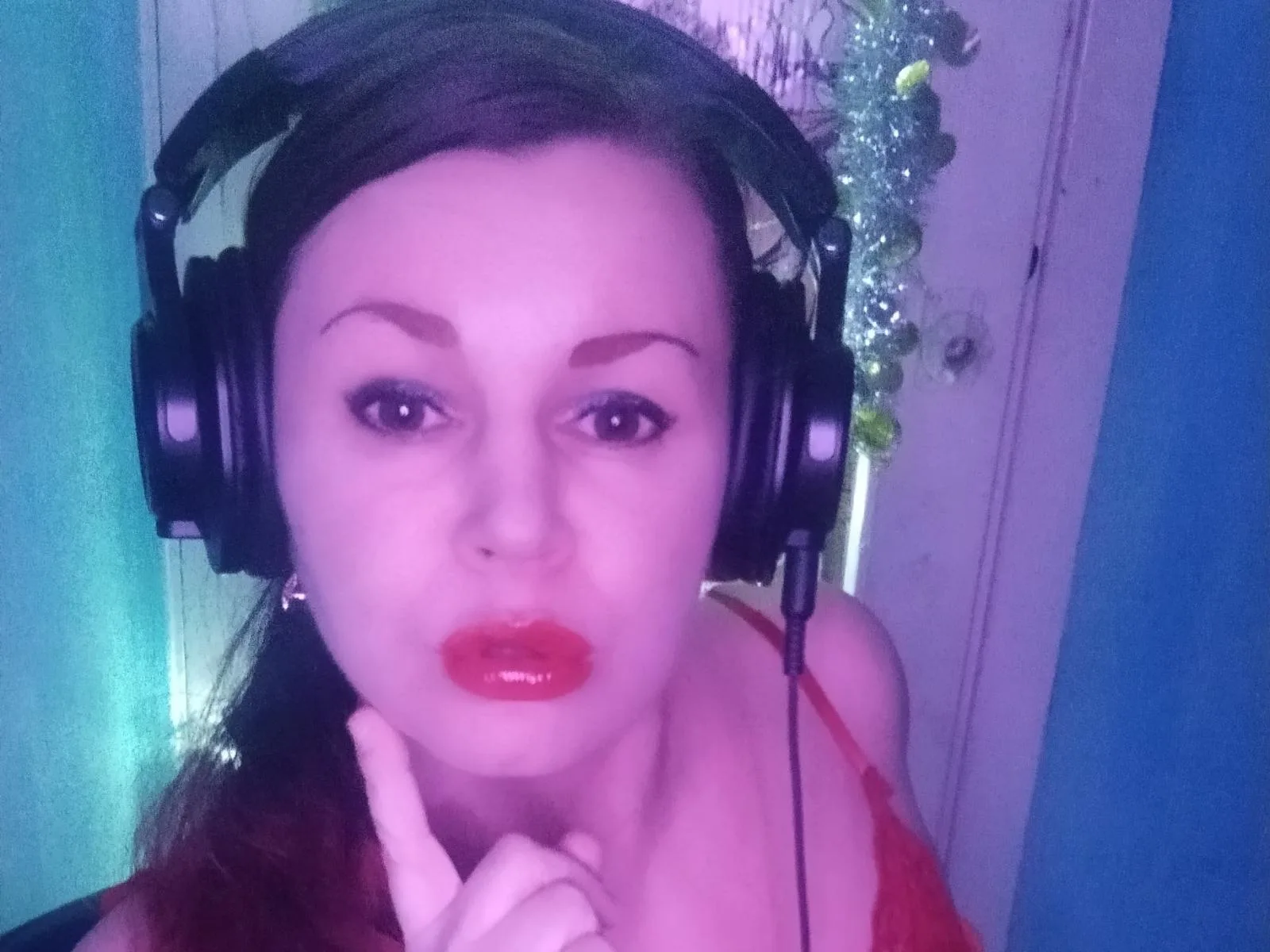 ElladaRa camgirl live amateur webcam