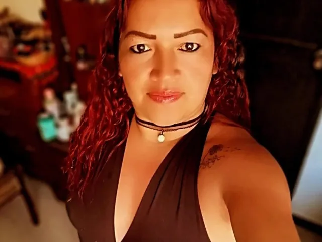 IvannaYo camgirl live amateur webcam