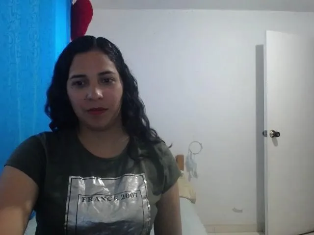 TifannyPaulis camgirl live amateur webcam