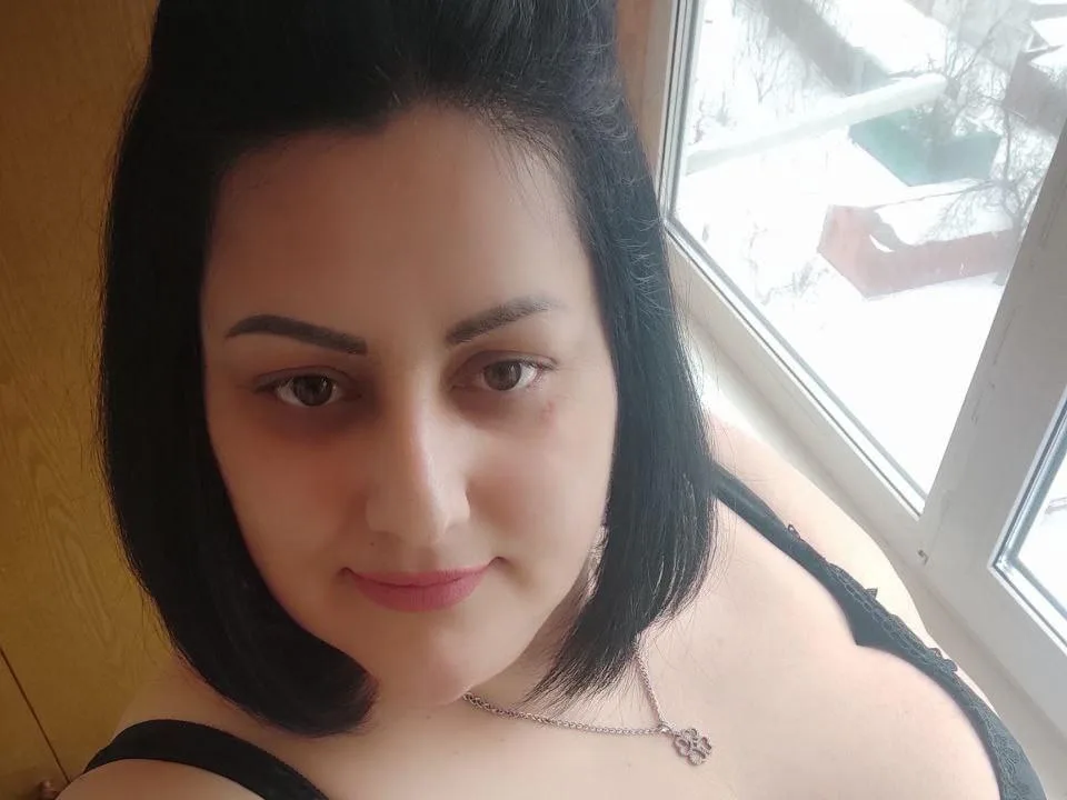 AdeleTillie camgirl live amateur webcam