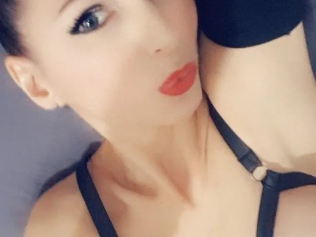 ElixirBelge camgirl live amateur webcam