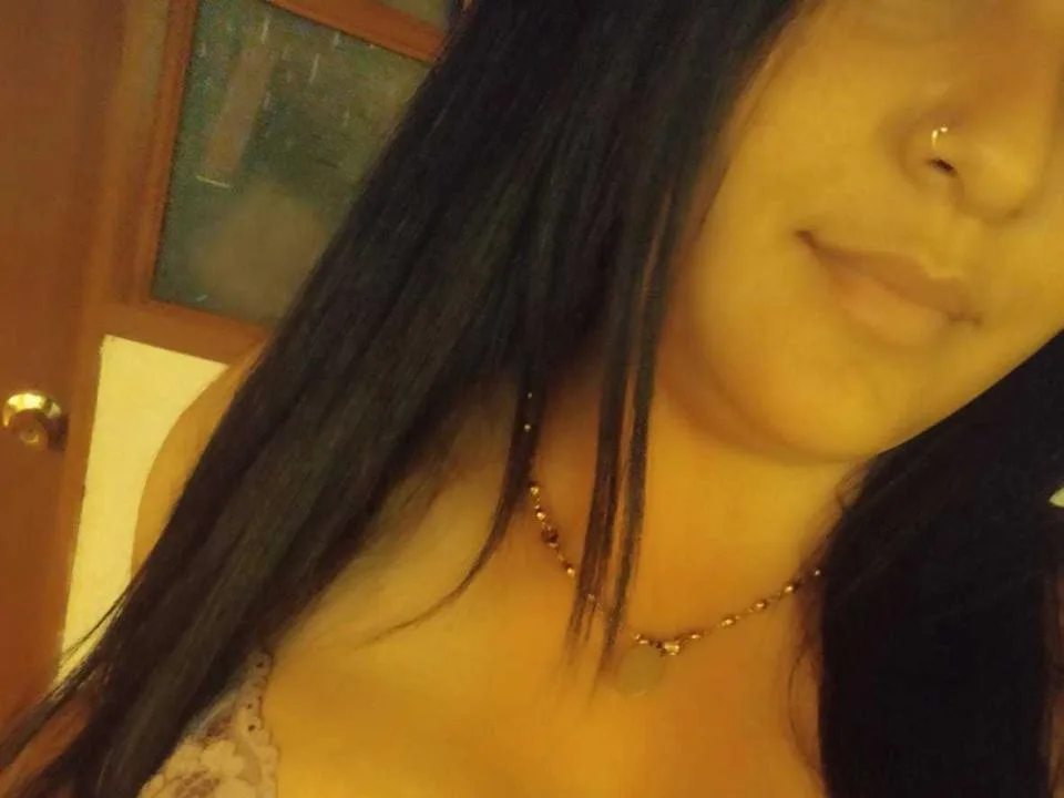 LunnaHotX camgirl live amateur webcam