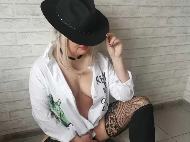 SusanaLucky camgirl live amateur webcam