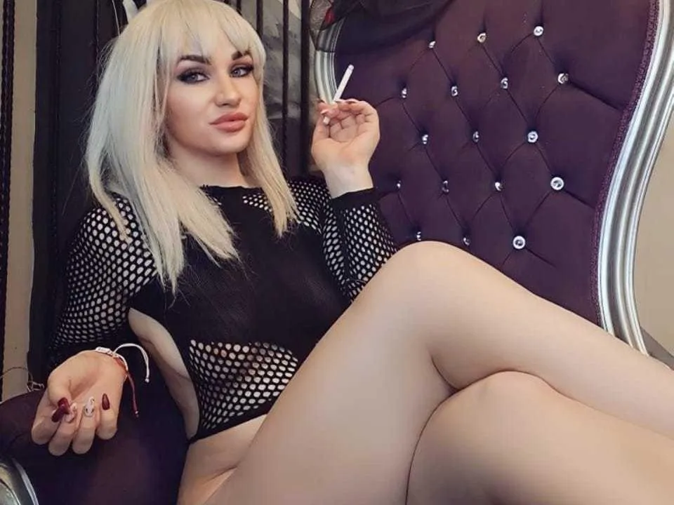 KinkyKassandra camgirl live amateur webcam