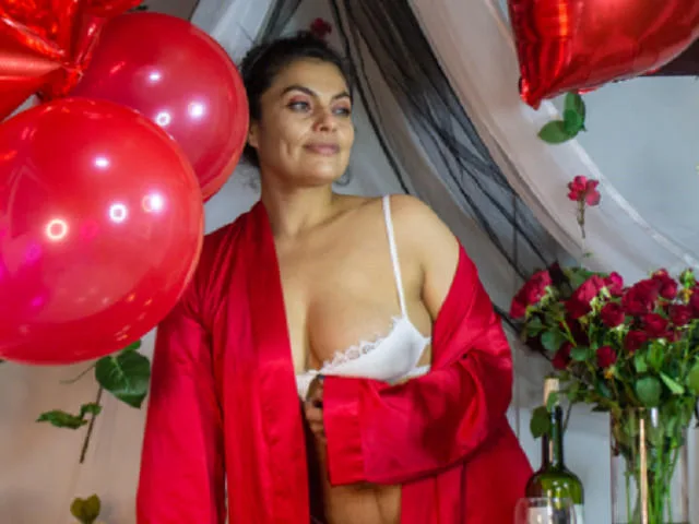 LustHottie camgirl live amateur webcam