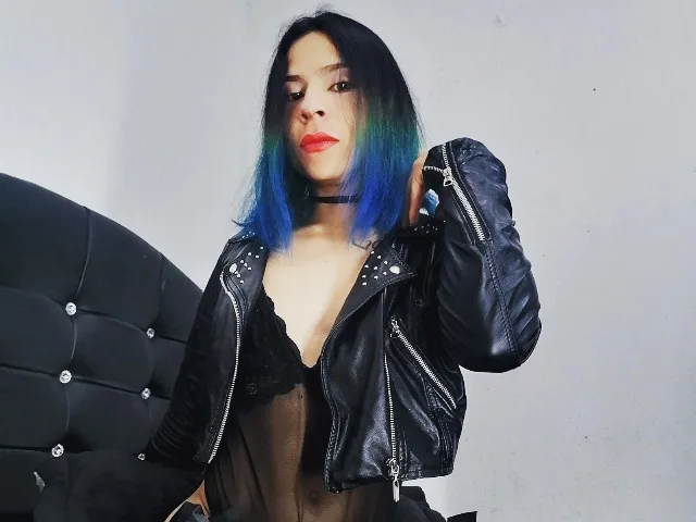 JulesLovets camgirl live amateur webcam