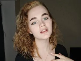 AnnaRoading camgirl live amateur webcam