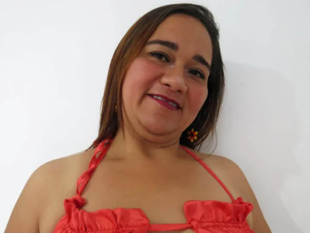 ShairaMilf camgirl live amateur webcam