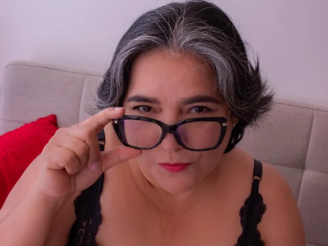 MarianaMills camgirl live amateur webcam