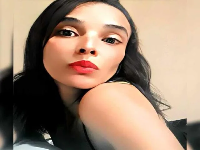MiaAmaze camgirl live amateur webcam