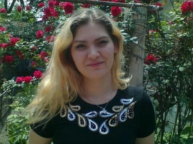 FireSally camgirl live amateur webcam