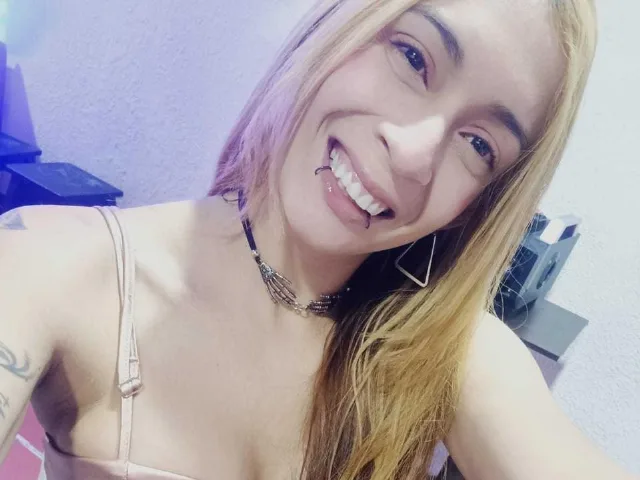 LoretxU camgirl live amateur webcam