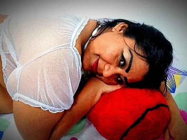 ShantalLatina camgirl live amateur webcam