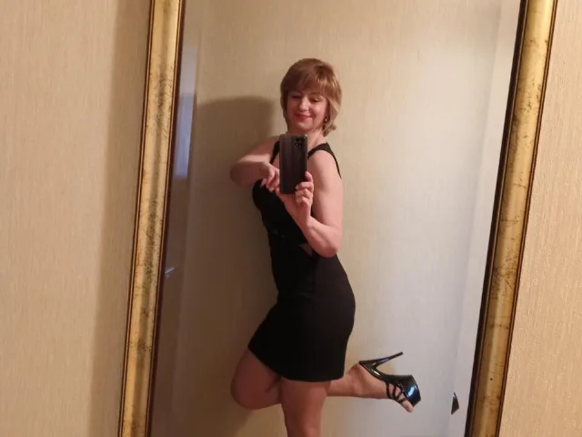 NatashaNannette camgirl live amateur webcam