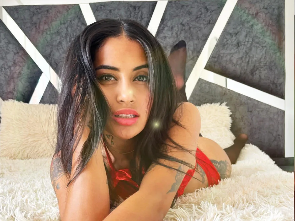 MiiaMayer camgirl live amateur webcam