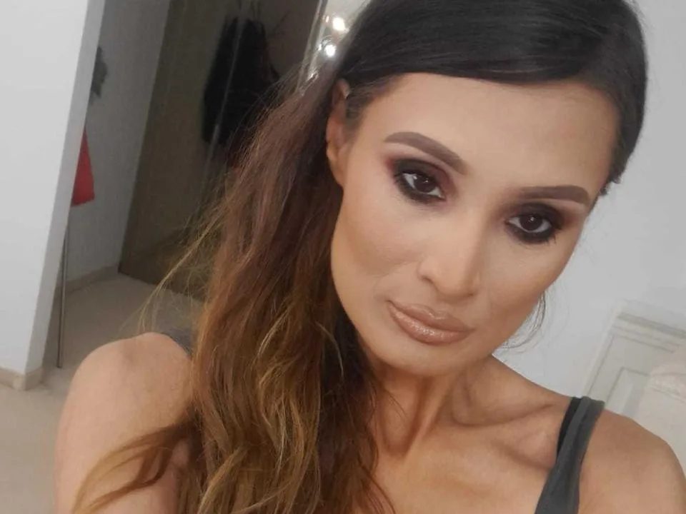 SeductressZoe camgirl live amateur webcam