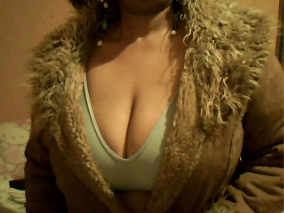CrazyyBoobs camgirl live amateur webcam