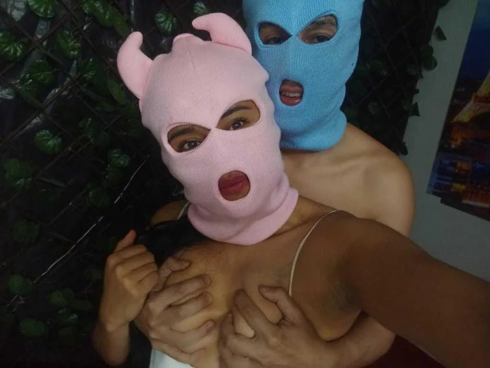 TheNaughtyShow camgirl live amateur webcam
