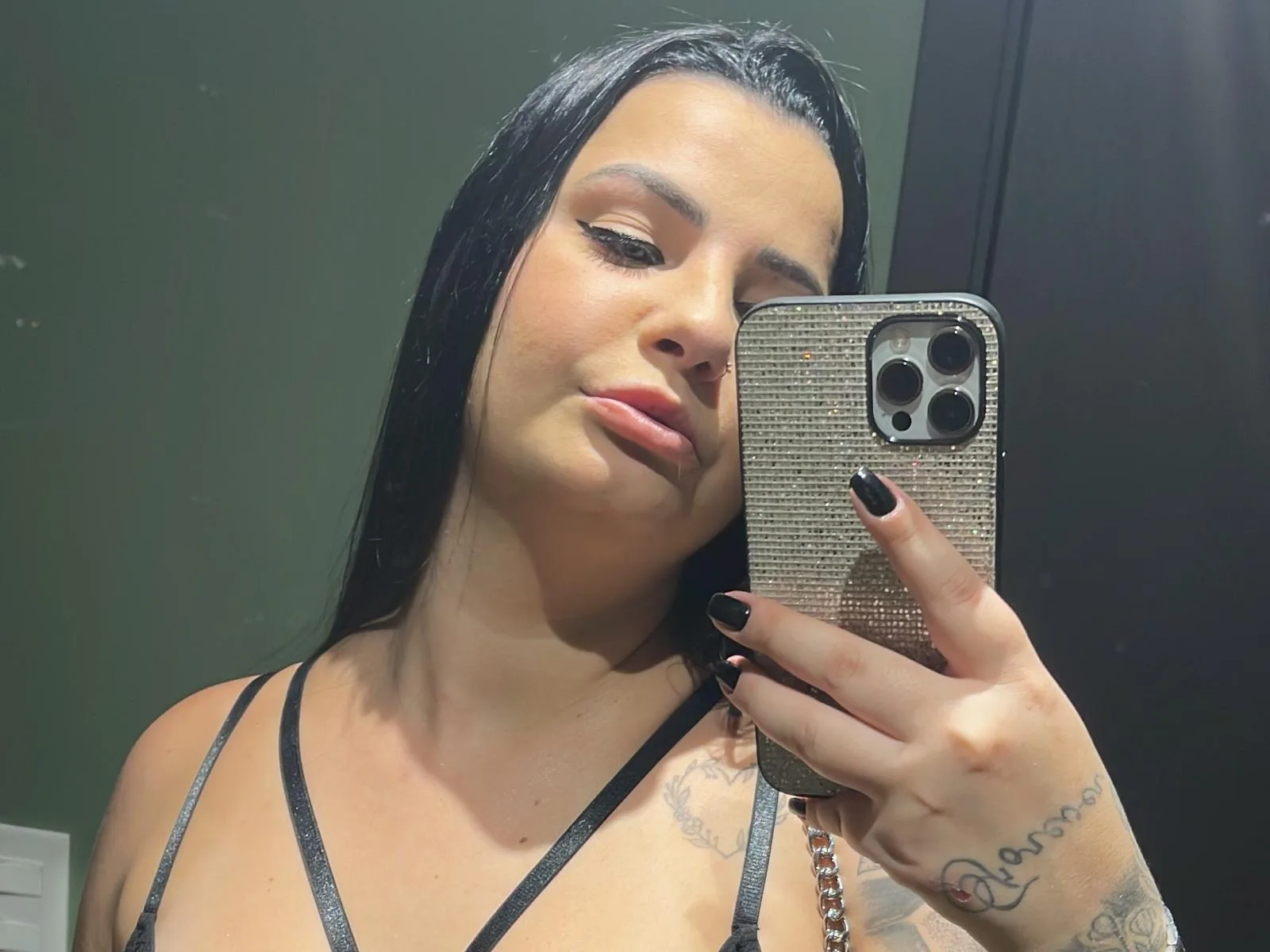NassimeSexy camgirl live amateur webcam