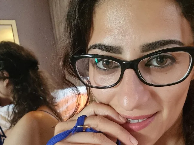 AmazingVivian camgirl live amateur webcam