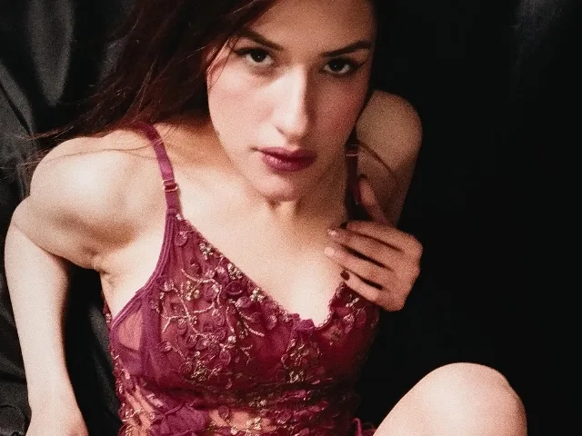 SophieLamis camgirl live amateur webcam