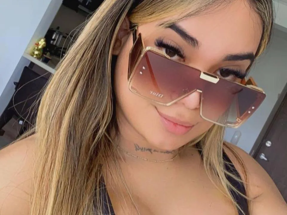 AmazingValentinaa camgirl live amateur webcam