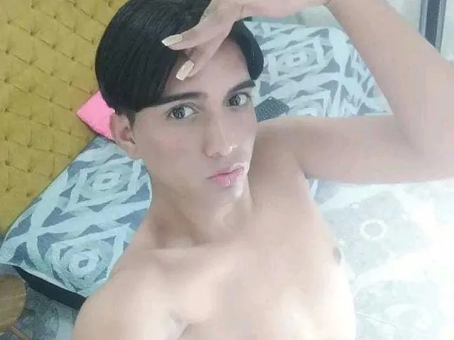 CamilaMoono camgirl live amateur webcam