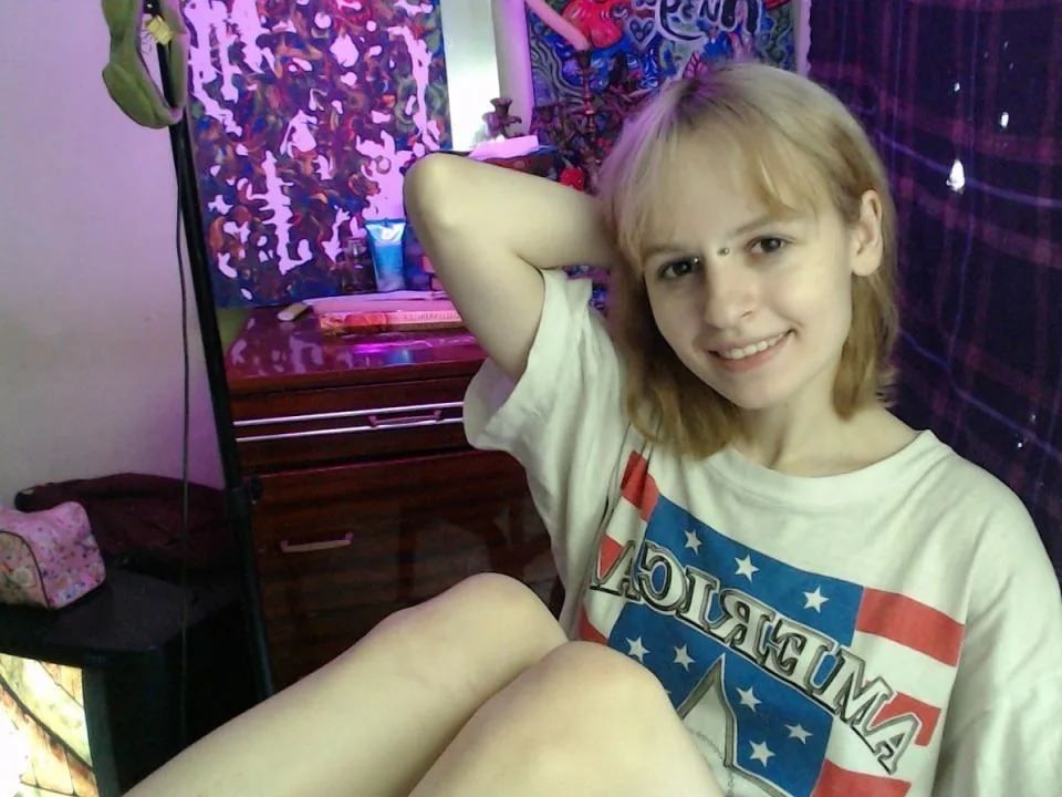 KennyOmeliya camgirl live amateur webcam