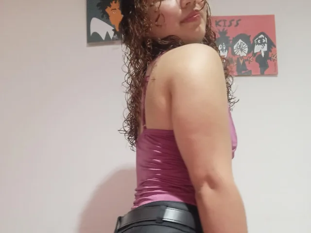 Kvane camgirl live amateur webcam
