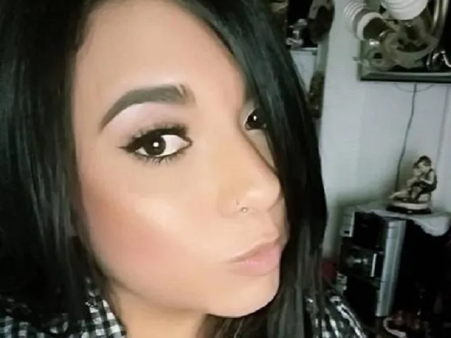 SenoritaMia camgirl live amateur webcam