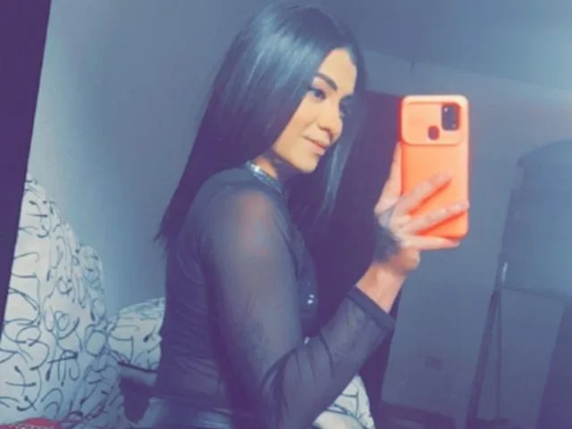 JuliSexLove camgirl live amateur webcam