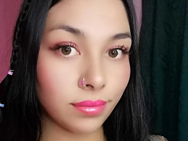 PaulaSalas camgirl live amateur webcam