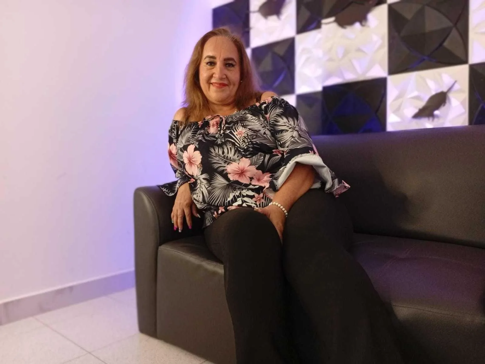 GeorgianaTaylor camgirl live amateur webcam