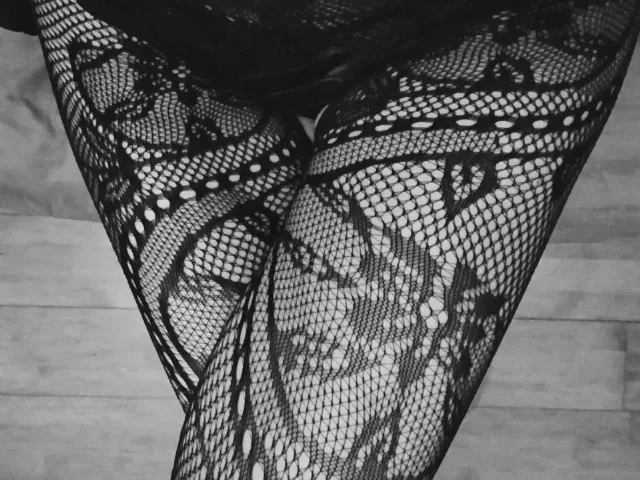 EmmaHotestLove camgirl live amateur webcam