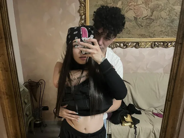 CrazyScoop camgirl live amateur webcam