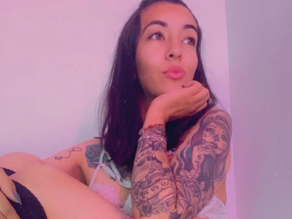 Tattoomia camgirl live amateur webcam