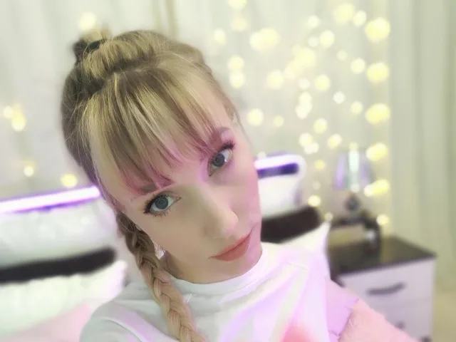 SweetyPretty camgirl live amateur webcam