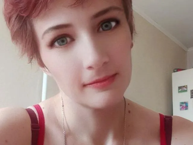 MilodyHotLove camgirl live amateur webcam