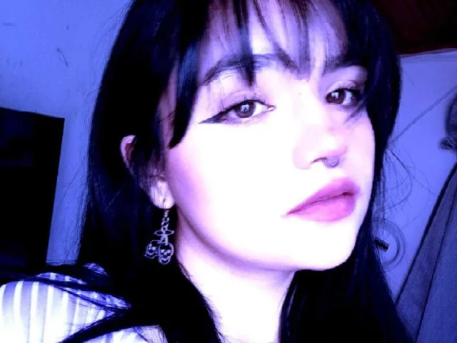 LovelyLilith camgirl live amateur webcam