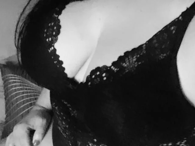 EliaLina camgirl live amateur webcam